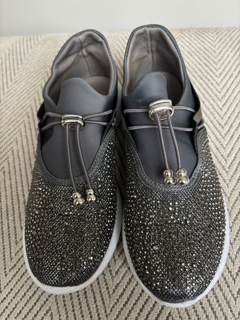 Qupid Women’s sequined Sparkle Slip-On featherlite Sneakers in Gunmetal Gray